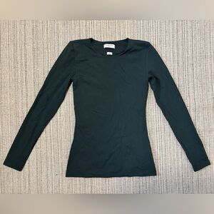 Aritzia Contour long sleeve top